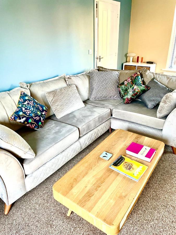 Stunning Large Detached Gloucester, 4 Beds, 3 Bedroom, 2 Bathroom Property, Nr Chelt, The Docks And Quays Sleeps 6 Ngoại thất bức ảnh
