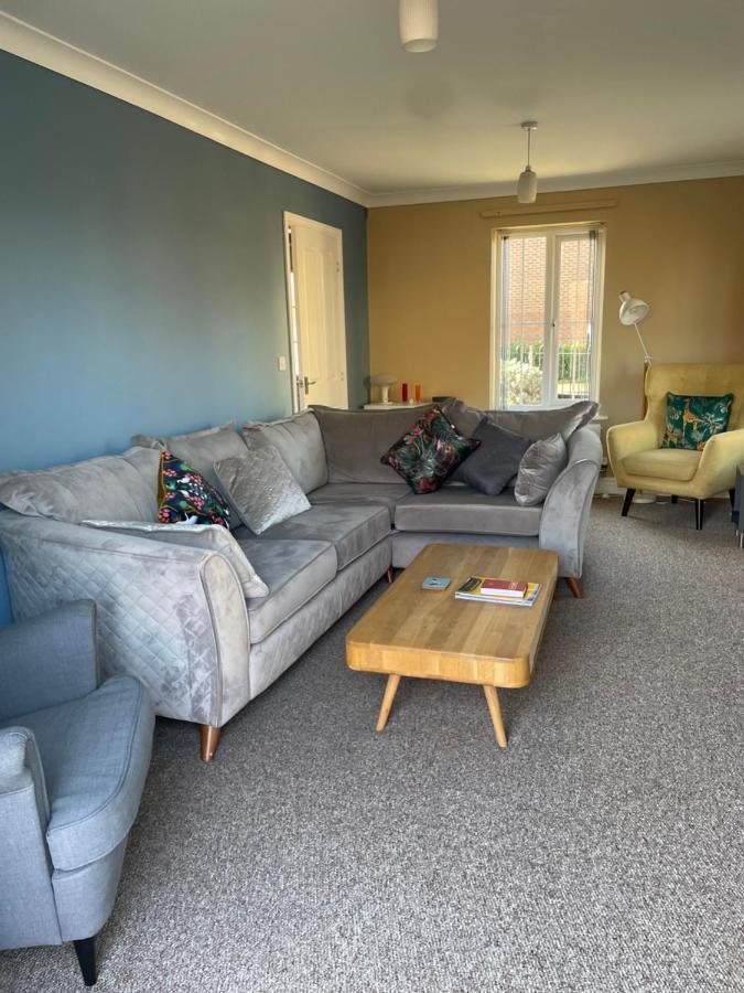 Stunning Large Detached Gloucester, 4 Beds, 3 Bedroom, 2 Bathroom Property, Nr Chelt, The Docks And Quays Sleeps 6 Ngoại thất bức ảnh