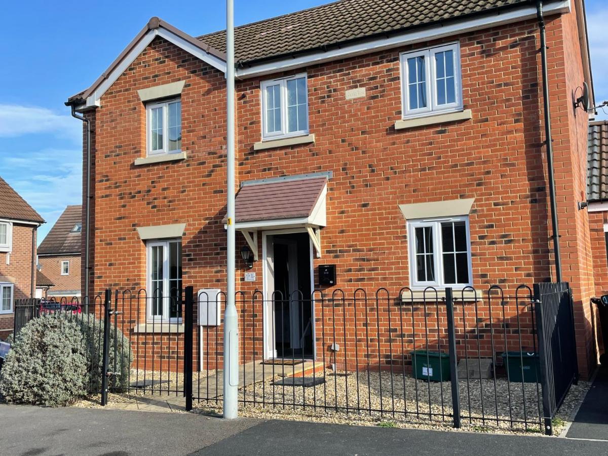 Stunning Large Detached Gloucester, 4 Beds, 3 Bedroom, 2 Bathroom Property, Nr Chelt, The Docks And Quays Sleeps 6 Ngoại thất bức ảnh
