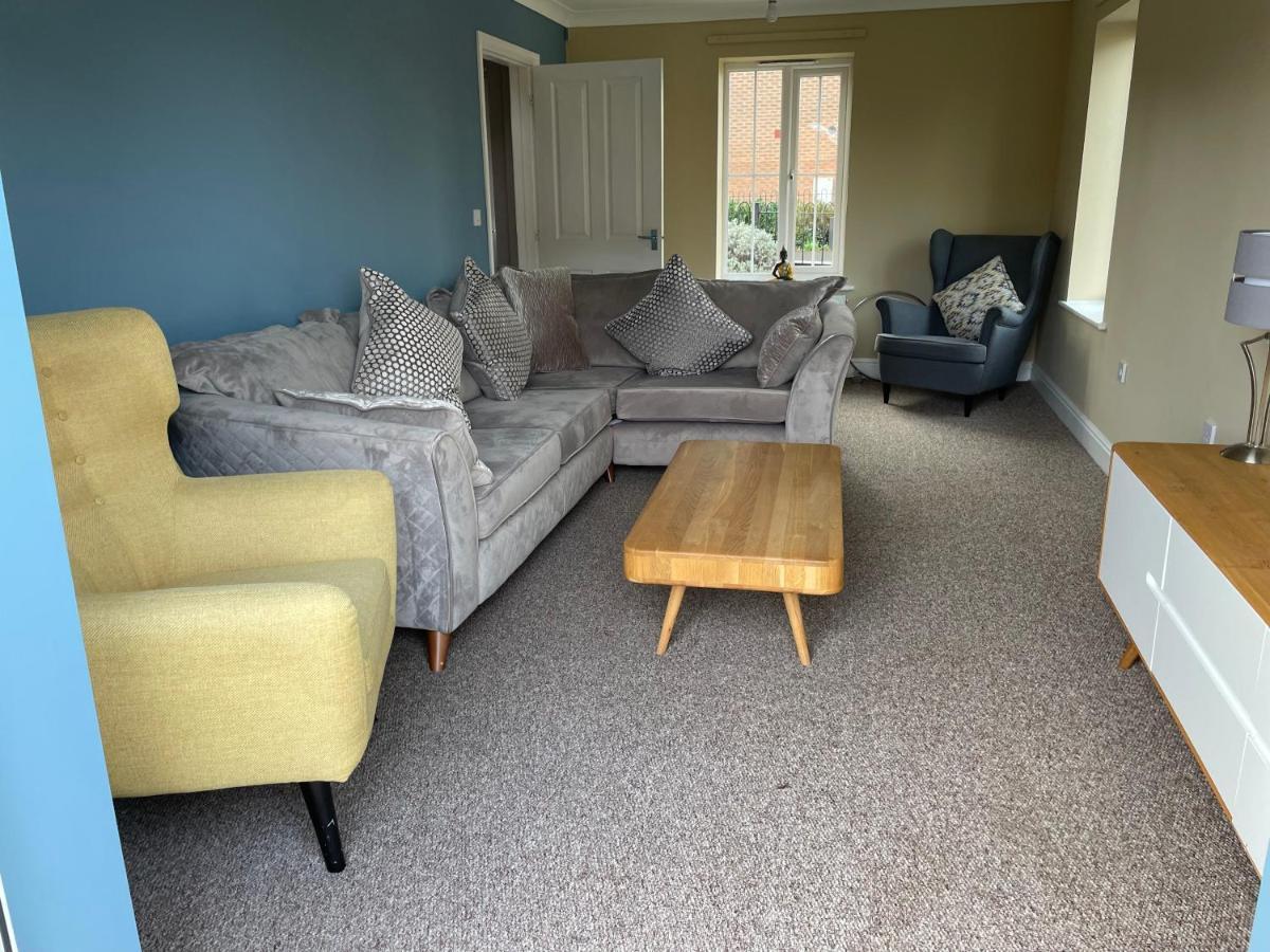 Stunning Large Detached Gloucester, 4 Beds, 3 Bedroom, 2 Bathroom Property, Nr Chelt, The Docks And Quays Sleeps 6 Ngoại thất bức ảnh