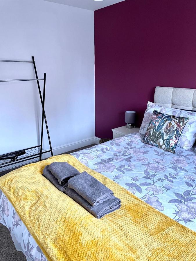 Stunning Large Detached Gloucester, 4 Beds, 3 Bedroom, 2 Bathroom Property, Nr Chelt, The Docks And Quays Sleeps 6 Ngoại thất bức ảnh