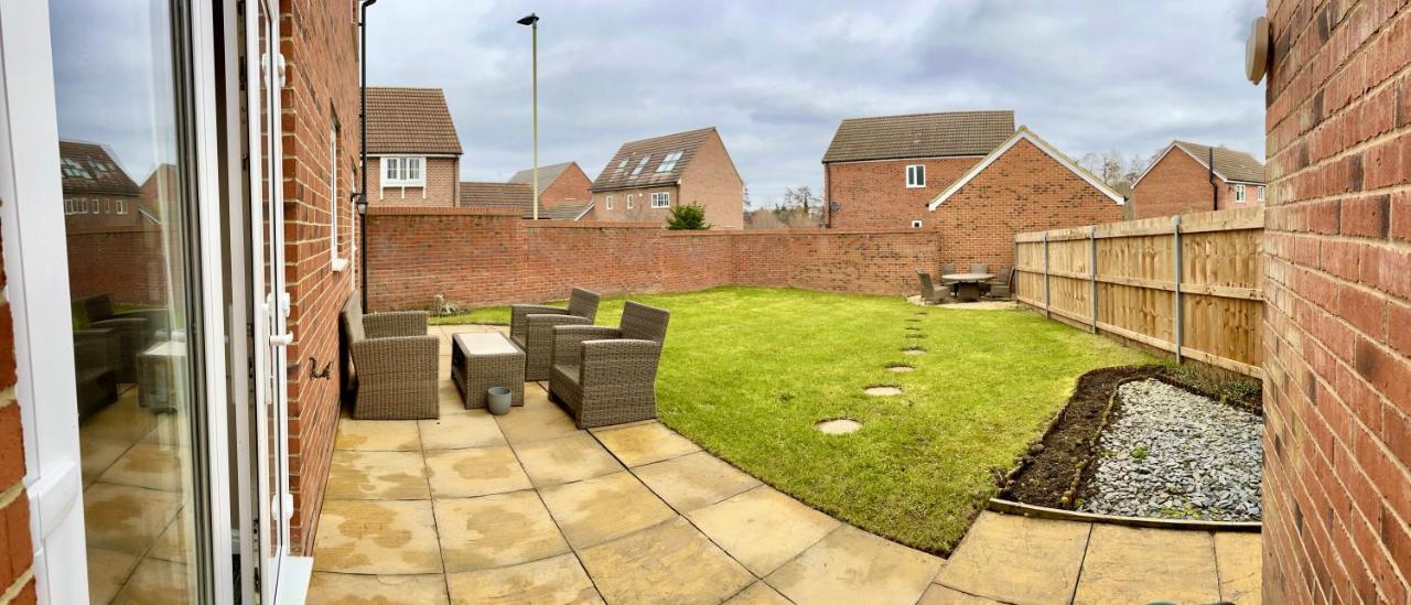 Stunning Large Detached Gloucester, 4 Beds, 3 Bedroom, 2 Bathroom Property, Nr Chelt, The Docks And Quays Sleeps 6 Ngoại thất bức ảnh