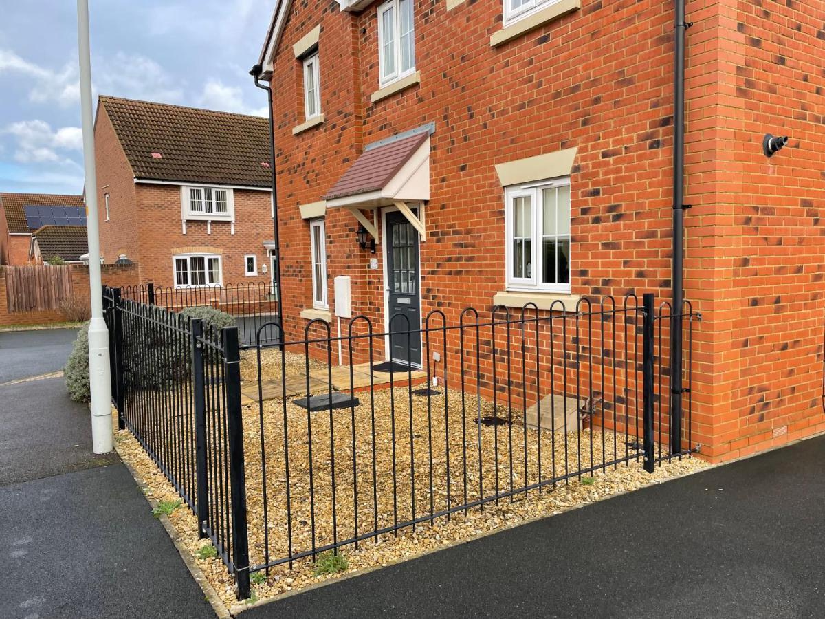 Stunning Large Detached Gloucester, 4 Beds, 3 Bedroom, 2 Bathroom Property, Nr Chelt, The Docks And Quays Sleeps 6 Ngoại thất bức ảnh